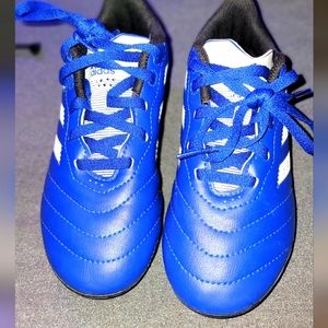 Little boys soccer cleats Size 13y